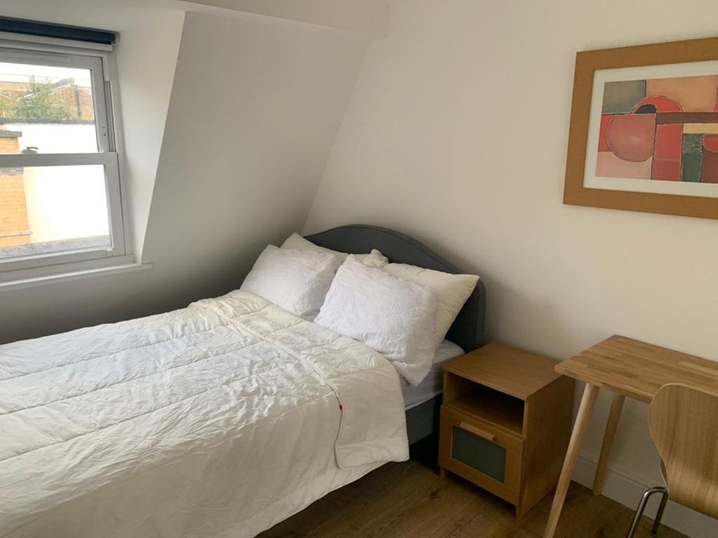 Spaciously Renovated 2bd Flat - Camden Londra