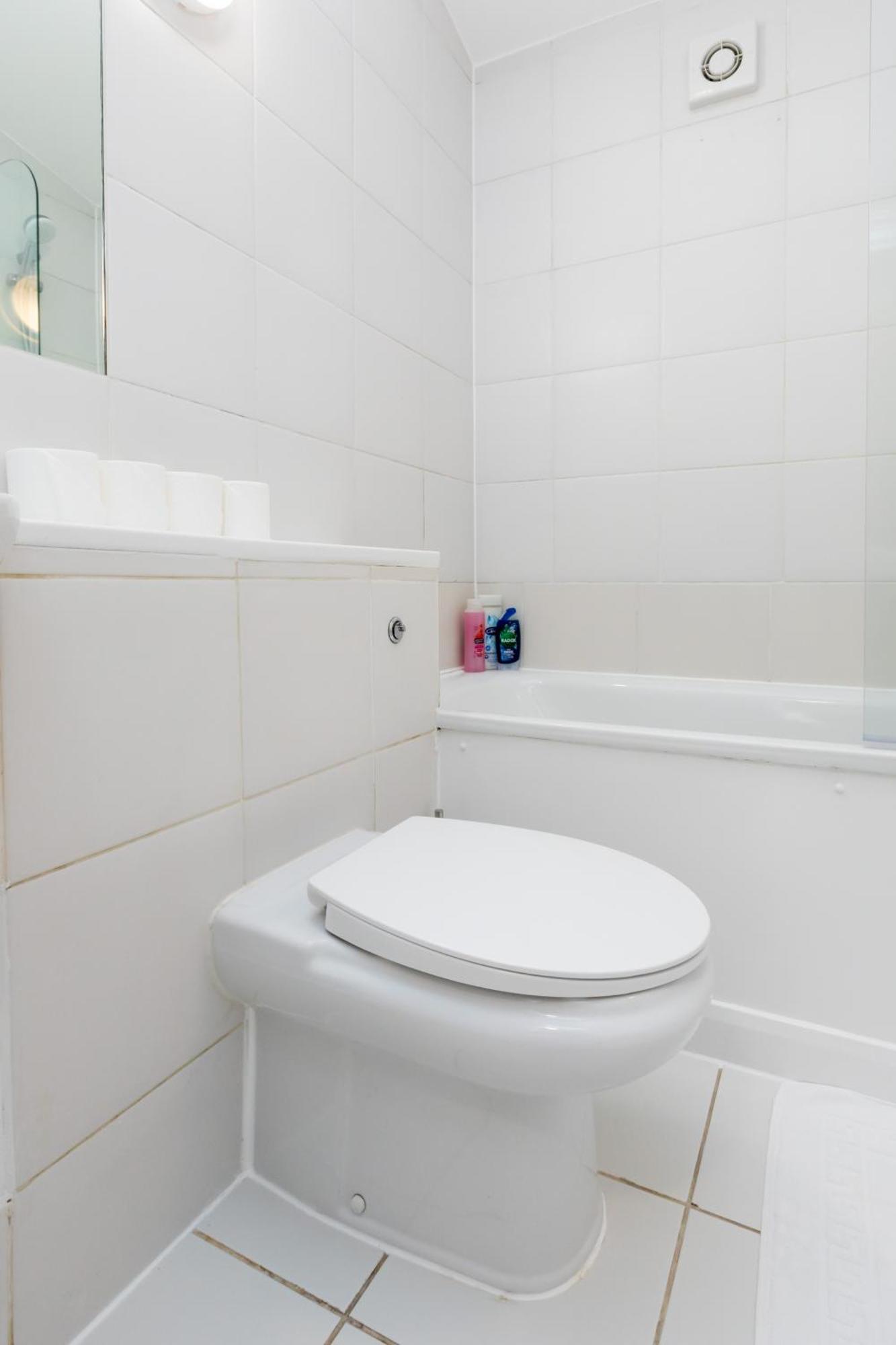 Spaciously Renovated 2bd Flat - Camden Londra