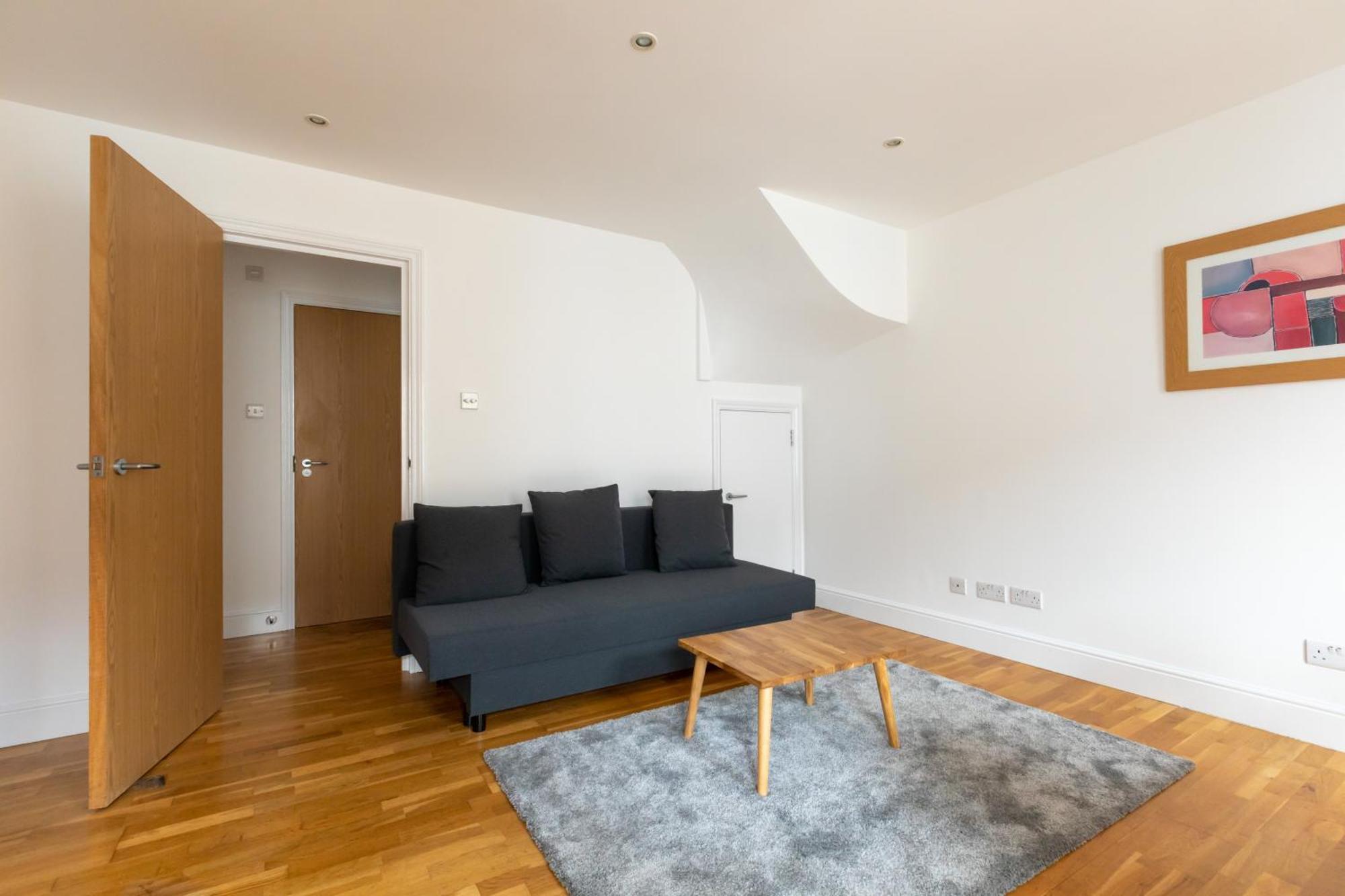 Spaciously Renovated 2bd Flat - Camden Appartamento
