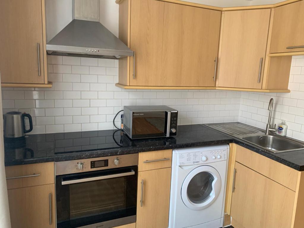 Spaciously Renovated 2bd Flat - Camden Londra